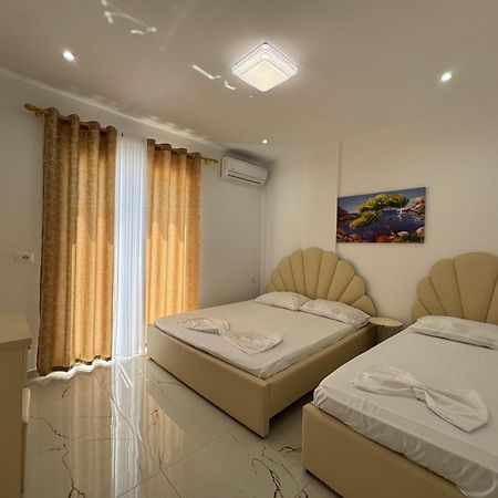 Vila Hergi Sarandë Exterior foto