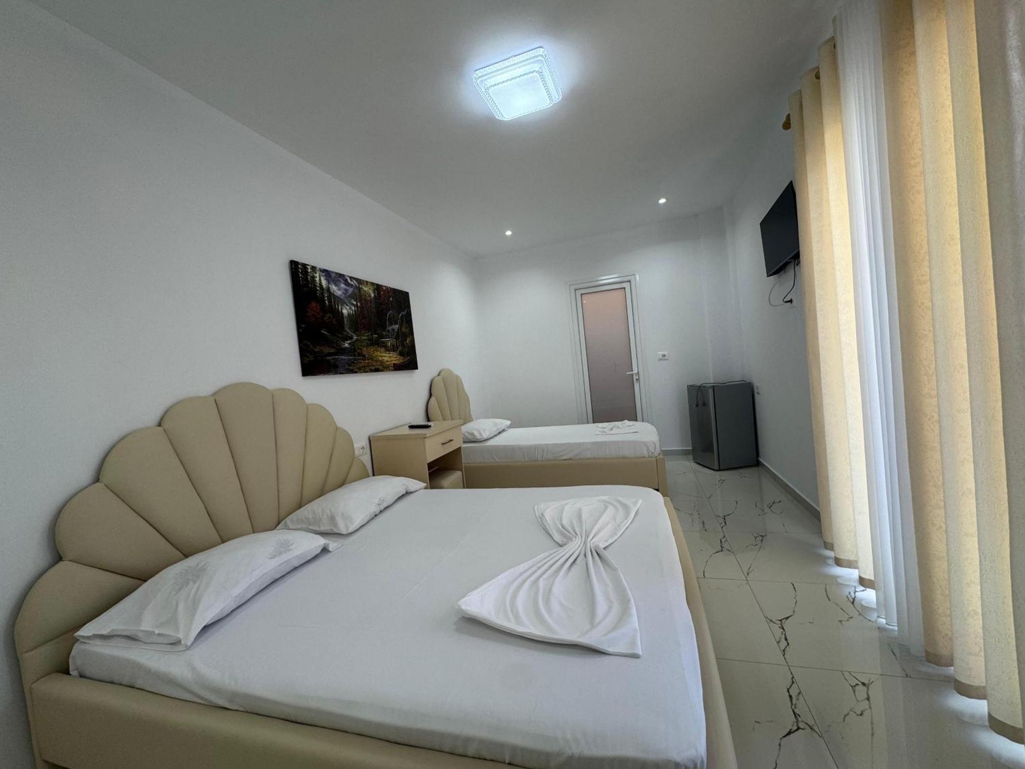 Vila Hergi Sarandë Exterior foto