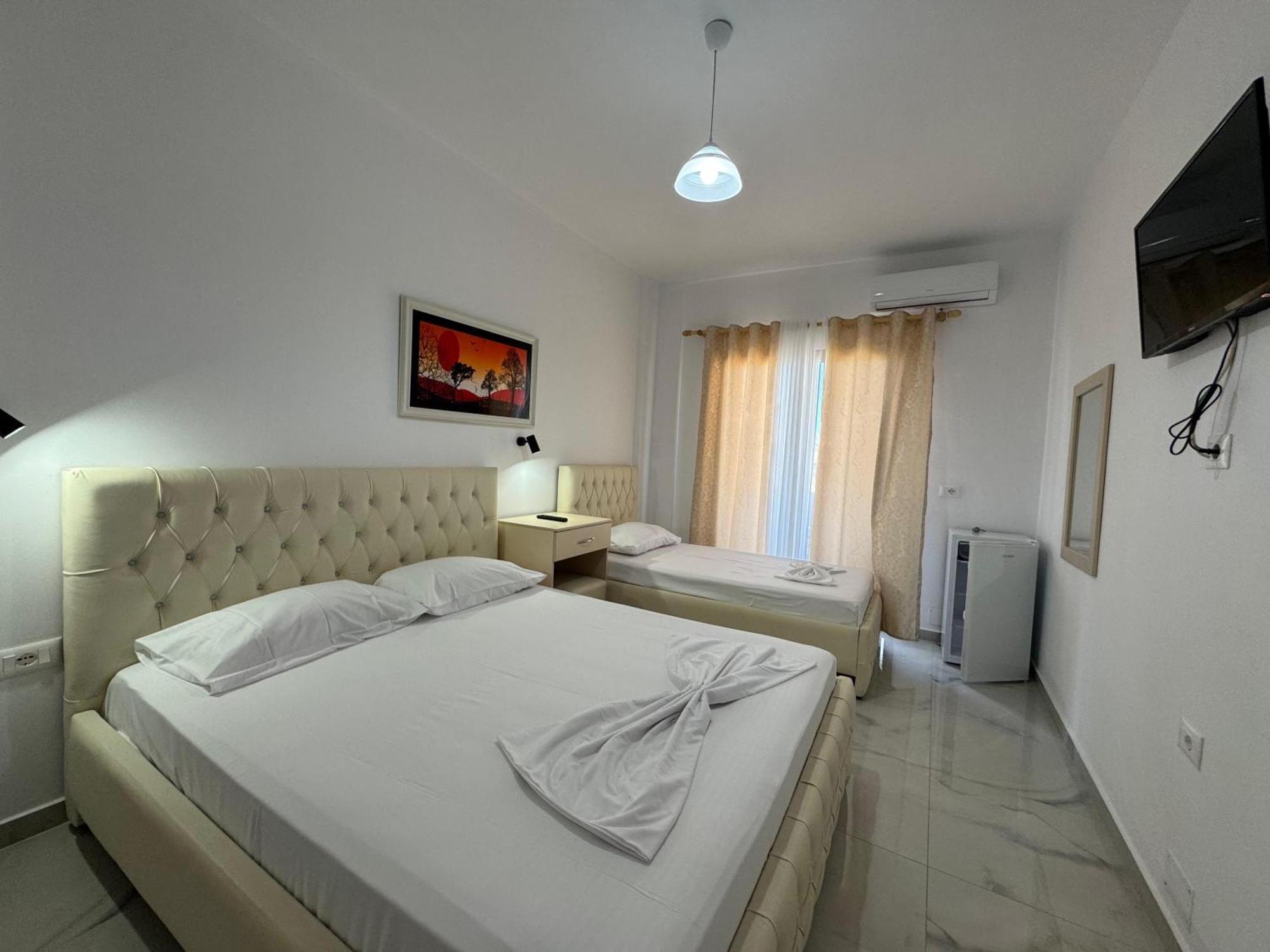 Vila Hergi Sarandë Exterior foto