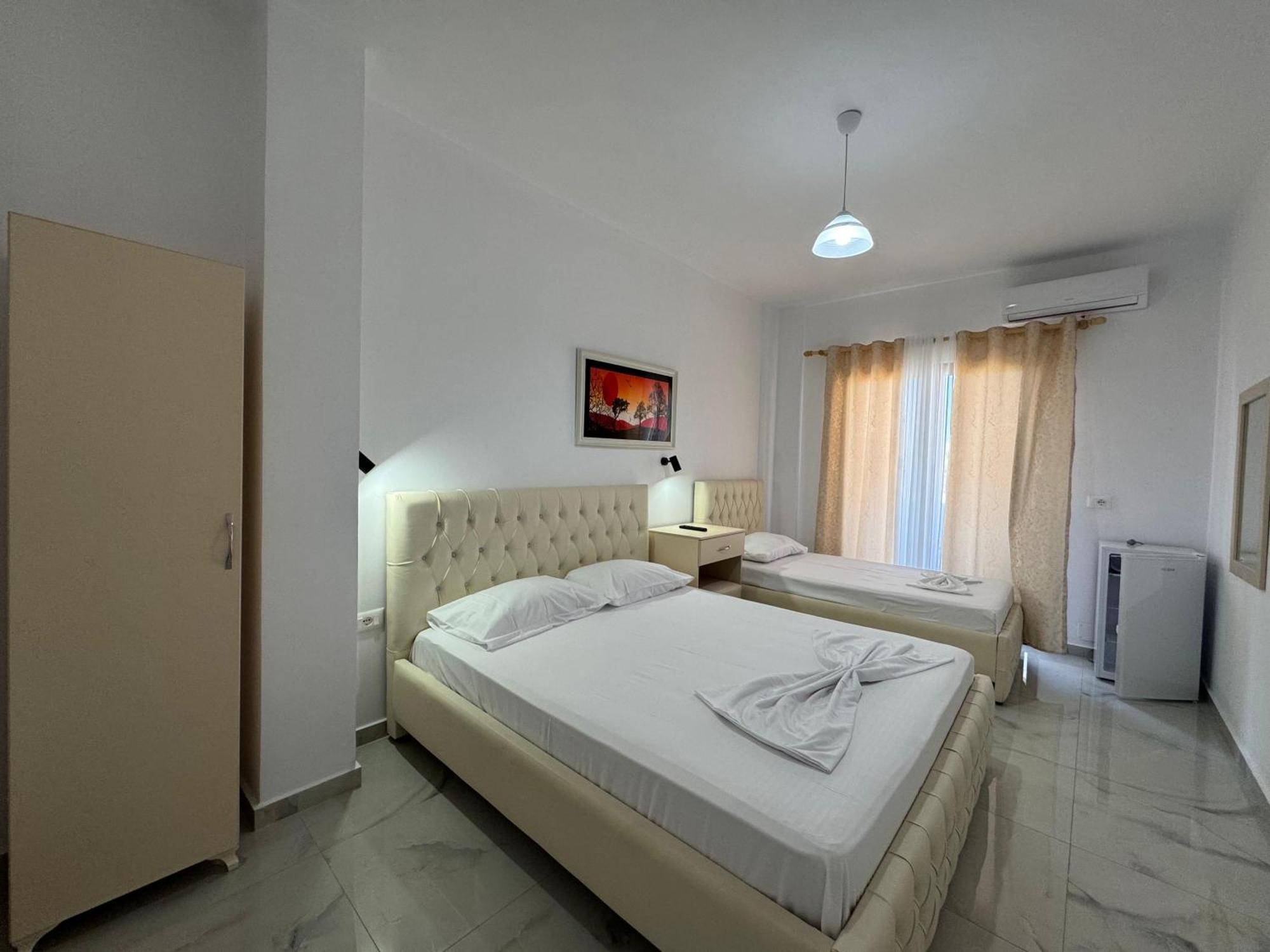 Vila Hergi Sarandë Exterior foto