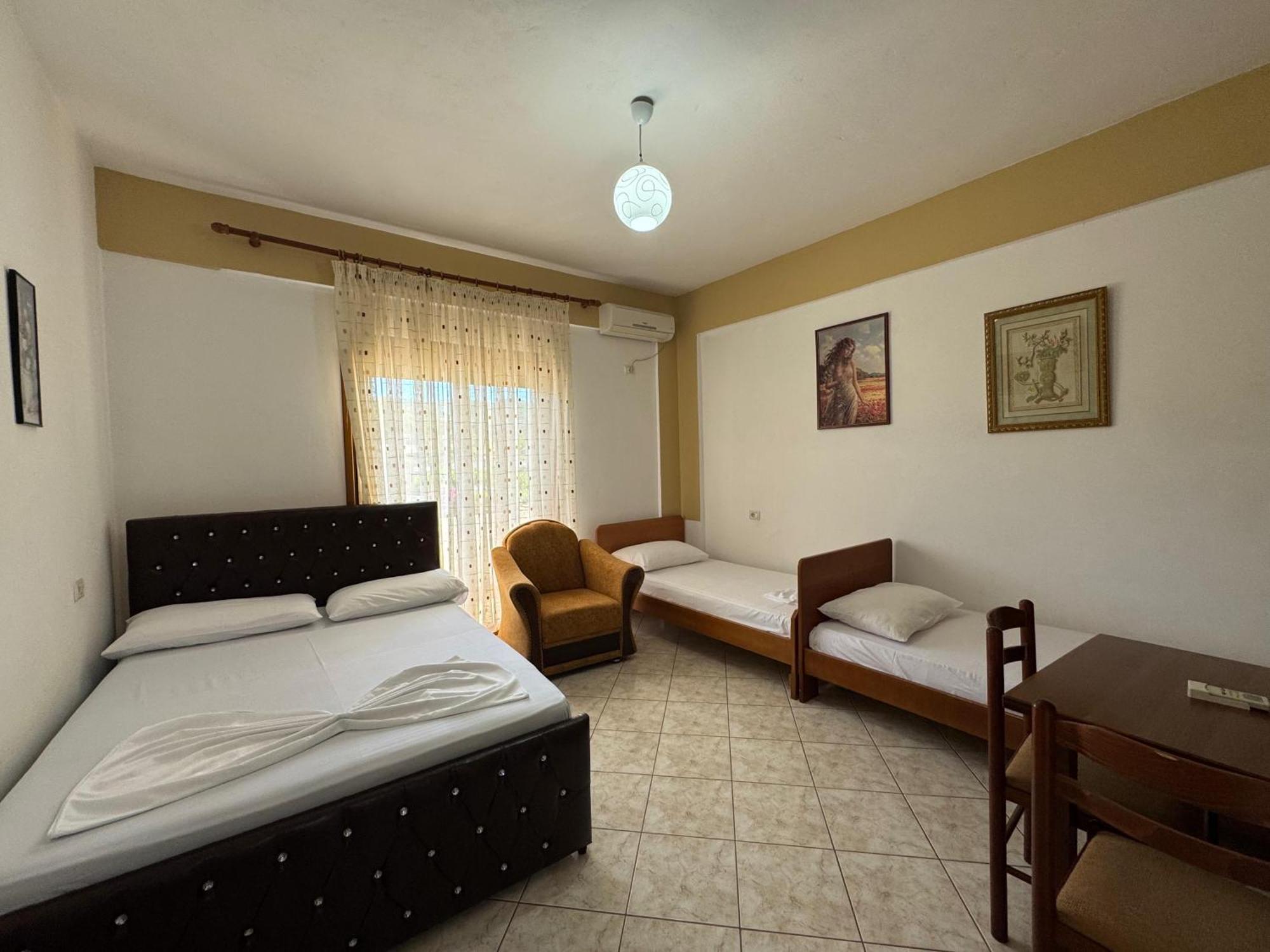 Vila Hergi Sarandë Exterior foto