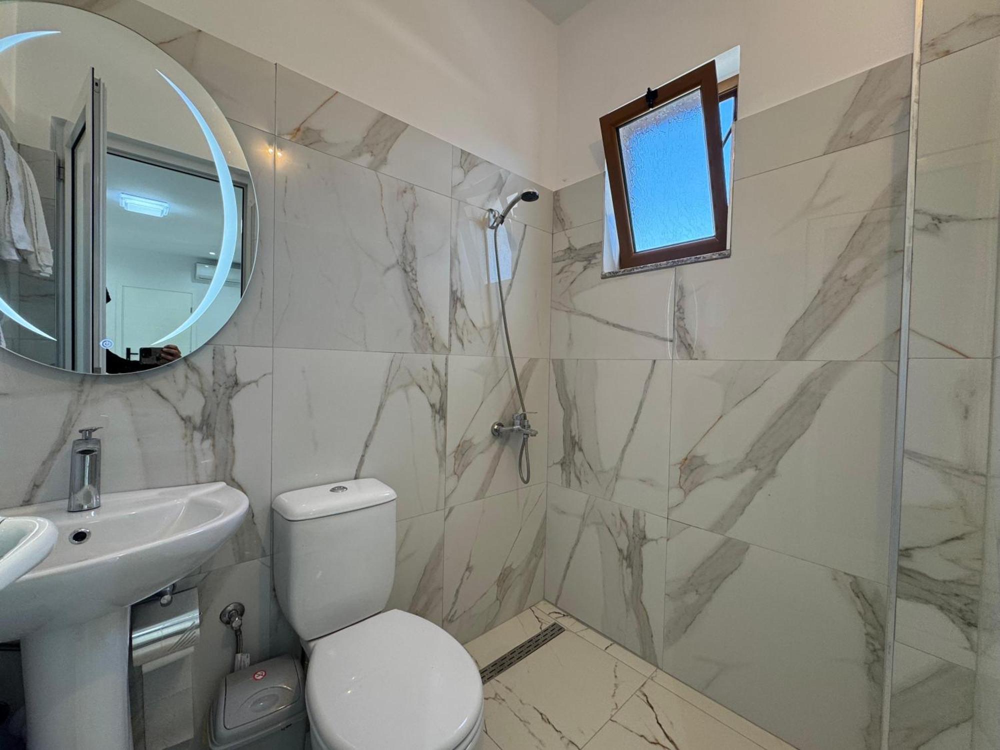 Vila Hergi Sarandë Exterior foto