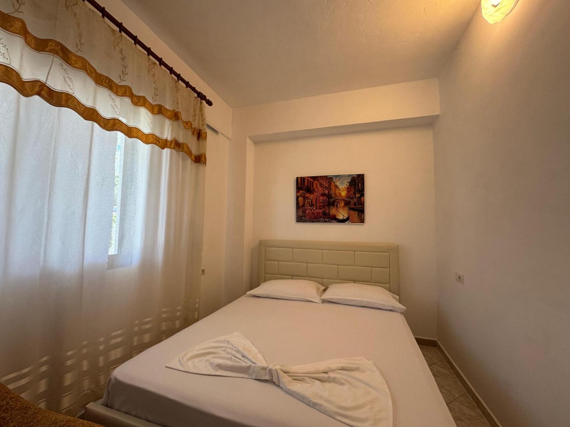 Vila Hergi Sarandë Exterior foto