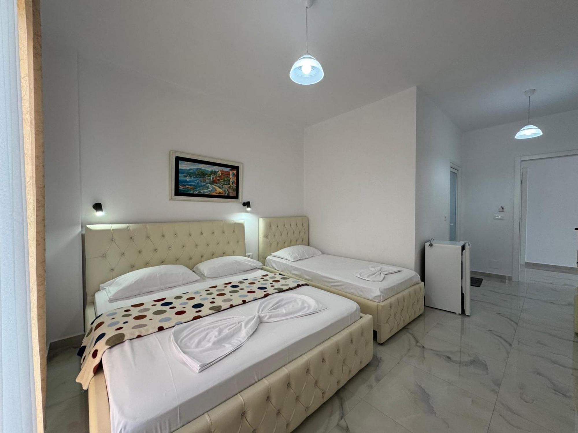 Vila Hergi Sarandë Exterior foto