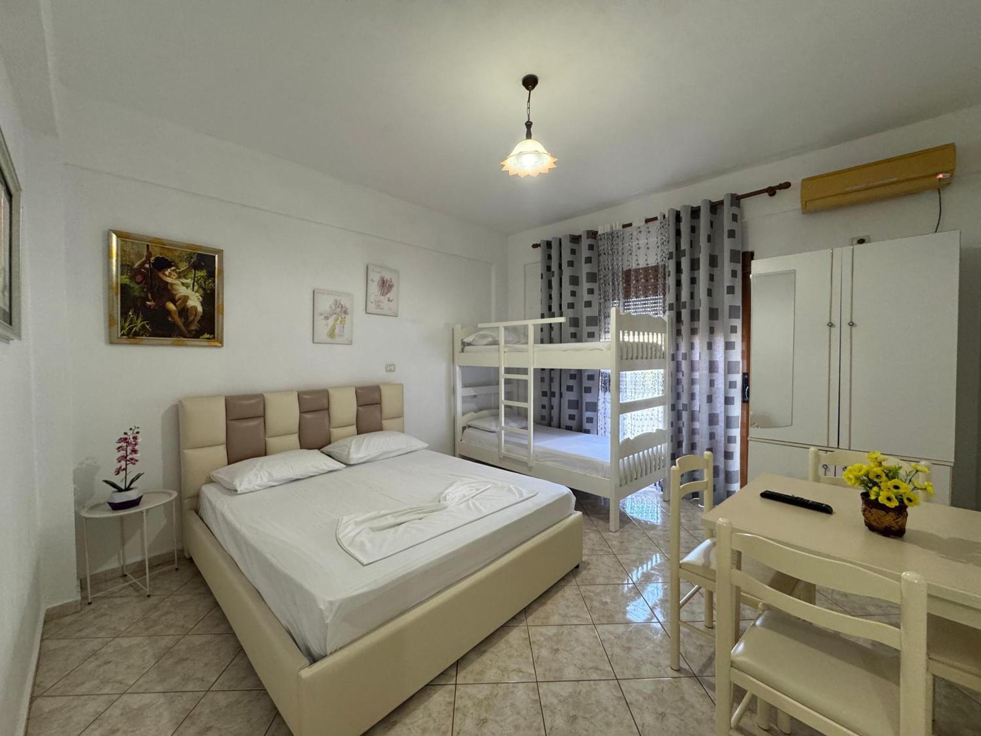 Vila Hergi Sarandë Exterior foto