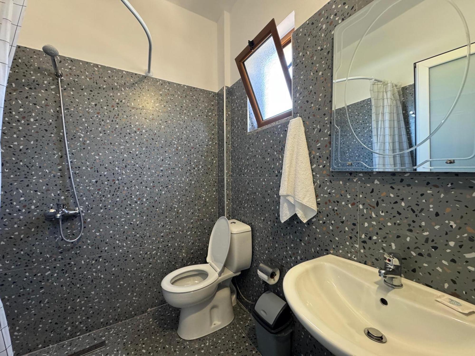 Vila Hergi Sarandë Exterior foto